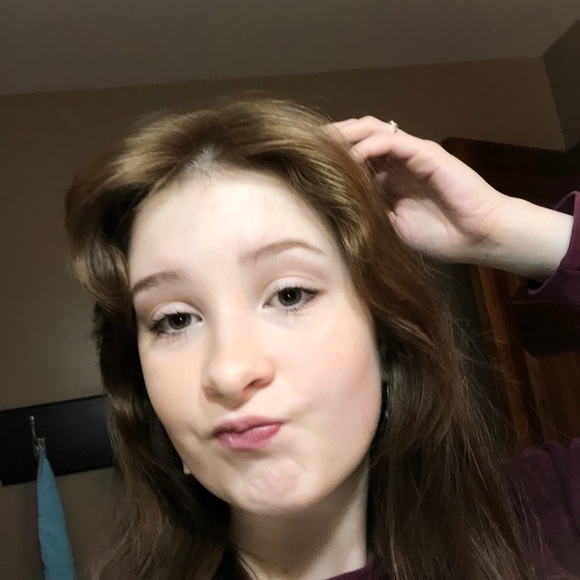 Meet your Posher, Katie - Picture 3 of 7